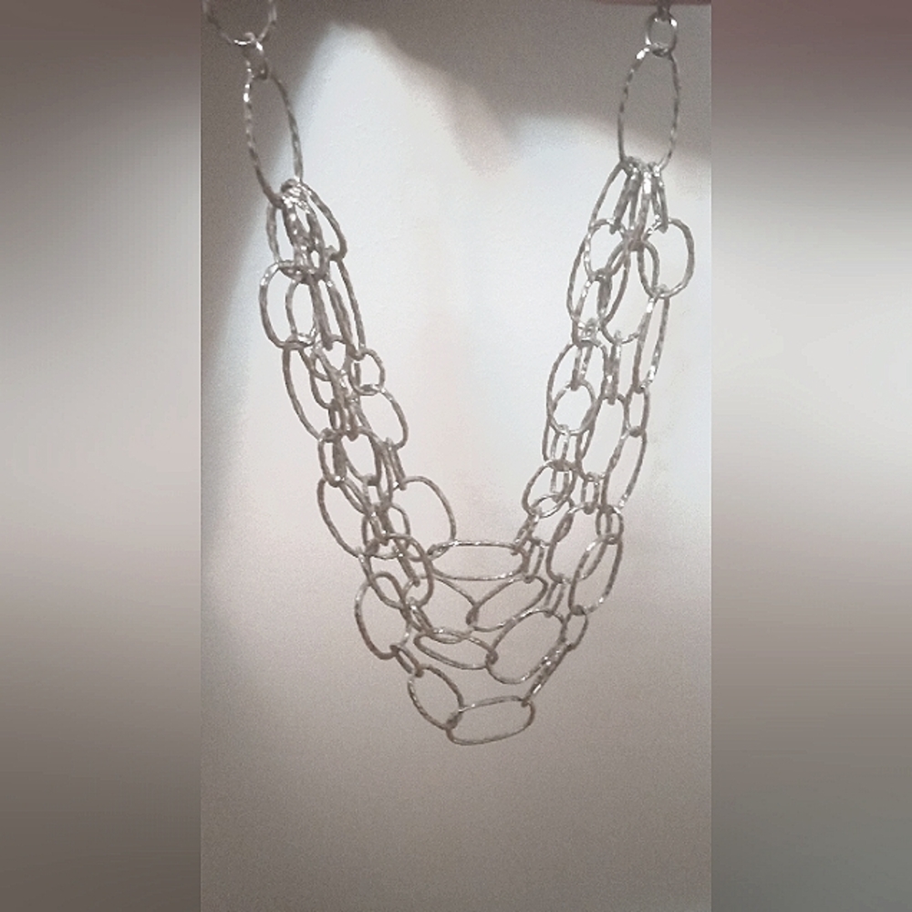 Exaggerated Layers Chain - Picture 3 of 6